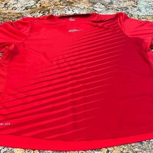 Nike running tee mens size XL with vented sides